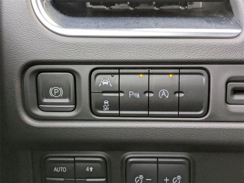 Used 2023 Chevrolet Tahoe LT image 34