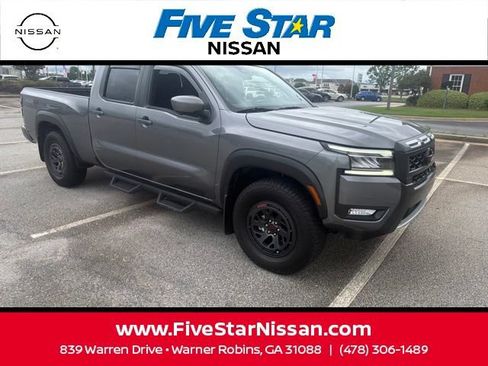 Used 2025 Nissan Frontier PRO-4X w/ Pro Convenience Package AWD/4WD image 4