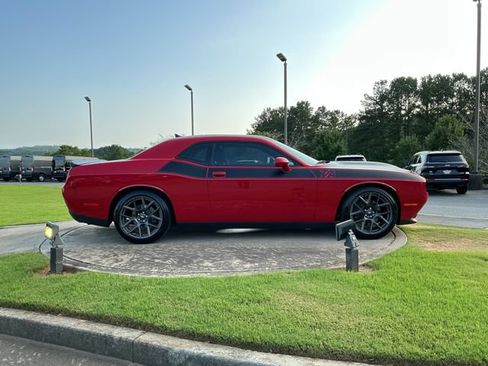 Used 2018 Dodge Challenger T/A RWD image 8