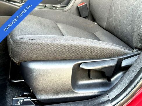 Used 2025 Toyota Corolla LE FWD image 12