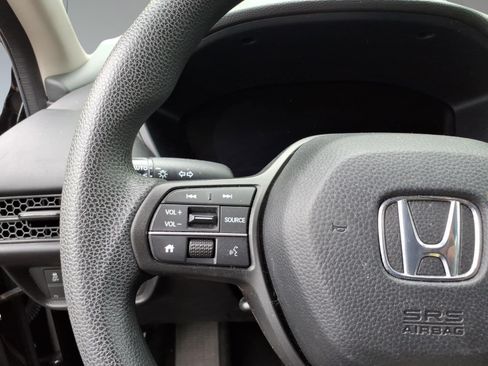 Used 2023 Honda HR-V LX image 12
