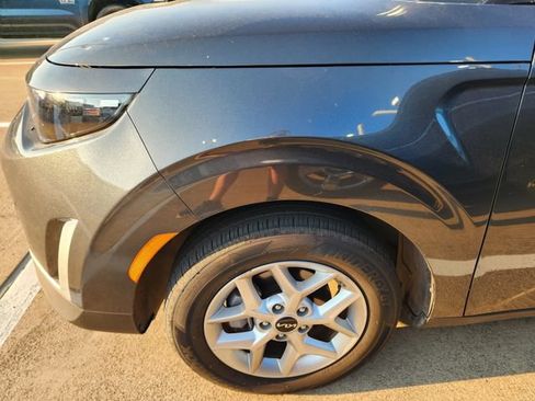 Used 2025 Kia Soul LX w/ LX Technology Package FWD image 7