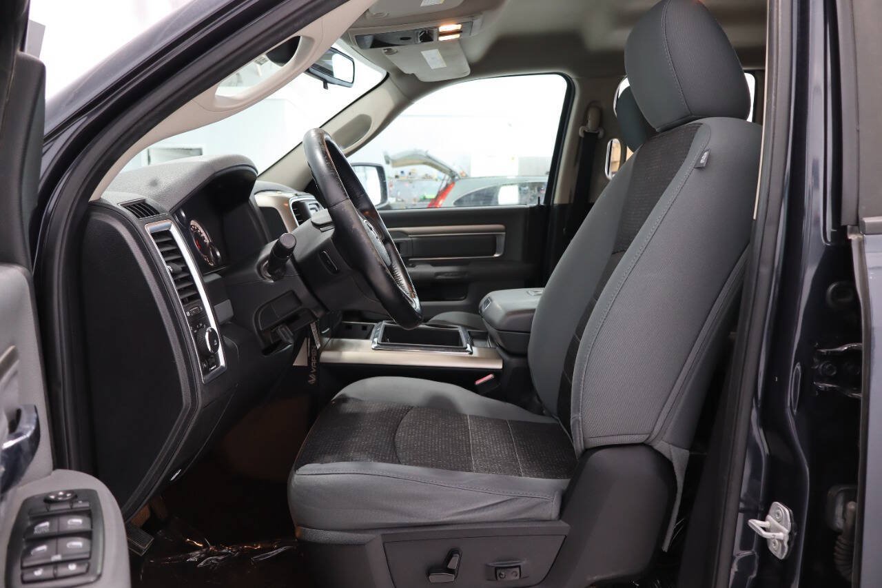 Used 2013 RAM 1500 SLT RWD image 12
