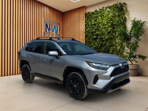 Used 2022 Toyota RAV4 SE w/ Convenience Package AWD/4WD image 1
