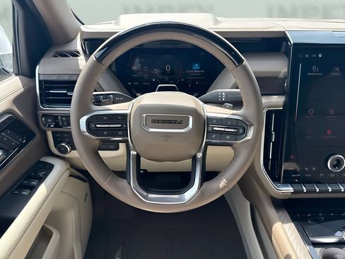 Used 2025 GMC Yukon Denali w/ Denali Reserve Package AWD/4WD image 19