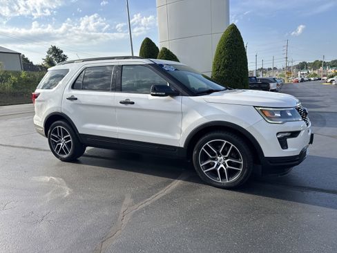 Used 2019 Ford Explorer Sport image 1