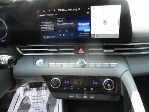 Used 2024 Hyundai Elantra SEL image 8