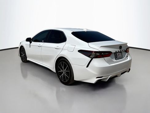 Used 2022 Toyota Camry SE FWD image 5