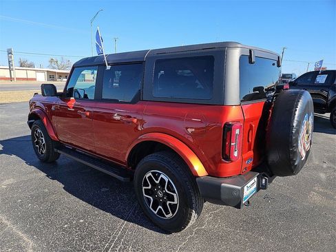Used 2024 Ford Bronco Outer Banks image 3