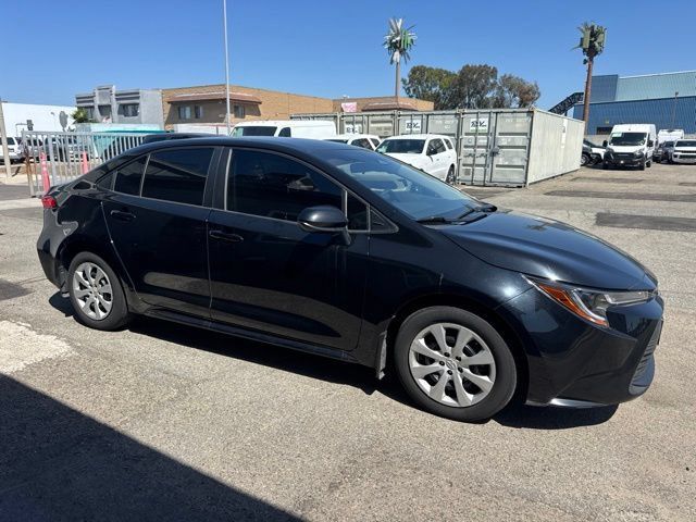 Used 2023 Toyota Corolla LE w/ Carpet Mat Package (TMS) FWD image 4