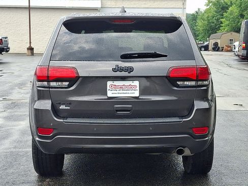 Used 2021 Jeep Grand Cherokee Laredo X AWD/4WD image 4