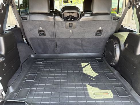 Used 2021 Jeep Wrangler Unlimited Rubicon AWD/4WD image 17