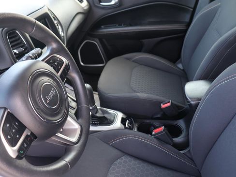 Used 2019 Jeep Compass Sport image 31