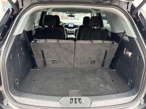 Used 2023 Ford Explorer XLT image 27