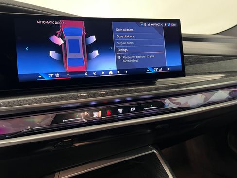 Certified 2023 BMW 760i xDrive w/ Executive Package image 27