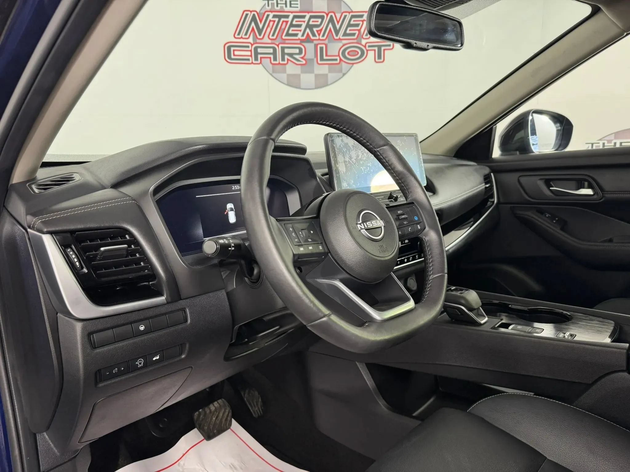 Used 2024 Nissan Rogue SL w/ SL Premium Package FWD image 10
