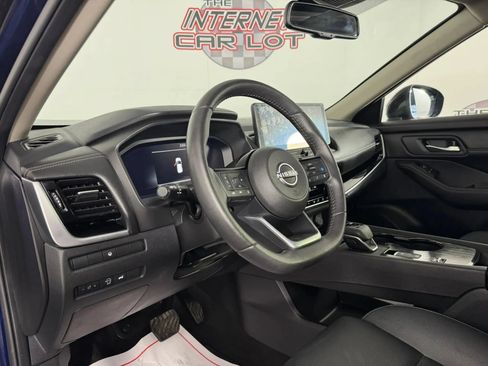 Used 2024 Nissan Rogue SL w/ SL Premium Package FWD image 10