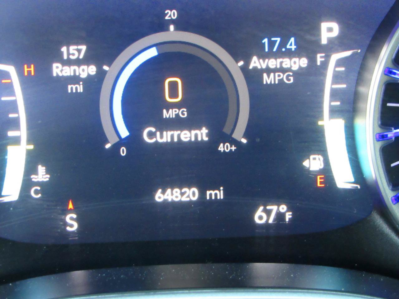 Used 2024 Chrysler Pacifica Touring-L FWD image 6