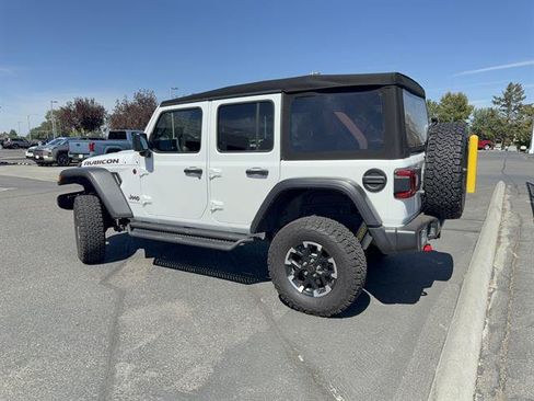 Used 2024 Jeep Wrangler Unlimited Rubicon w/ Technology Group AWD/4WD image 34