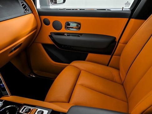 Used 2022 Rolls-Royce Cullinan AWD/4WD image 36