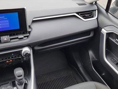 Certified 2025 Toyota RAV4 XLE AWD/4WD image 6