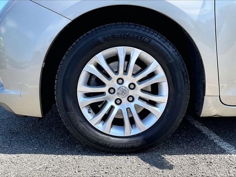 Used 2017 Toyota Sienna XLE FWD image 9