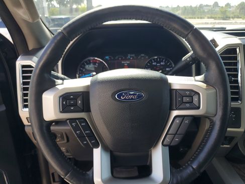 Used 2017 Ford F250 Lariat w/ Lariat Ultimate Package image 21