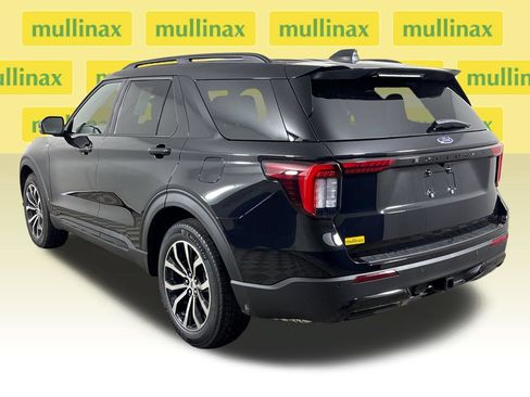 New 2026 Ford Explorer ST-Line RWD image 9