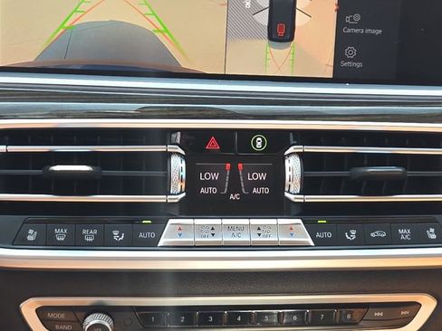 Used 2019 BMW X7 xDrive40i w/ Premium Package AWD/4WD image 21