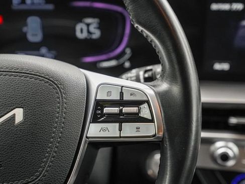 Used 2024 Kia Telluride S FWD image 33