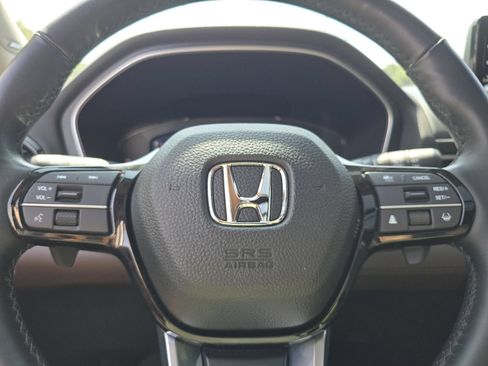 Used 2025 Honda Pilot Elite image 33