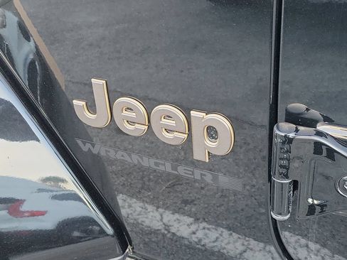 Used 2024 Jeep Wrangler Unlimited Rubicon 392 AWD/4WD image 11