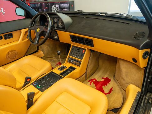 Used 1989 Ferrari Mondial T Cabriolet RWD image 19