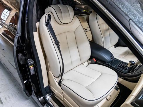 Used 2009 Maybach 62 S RWD image 87
