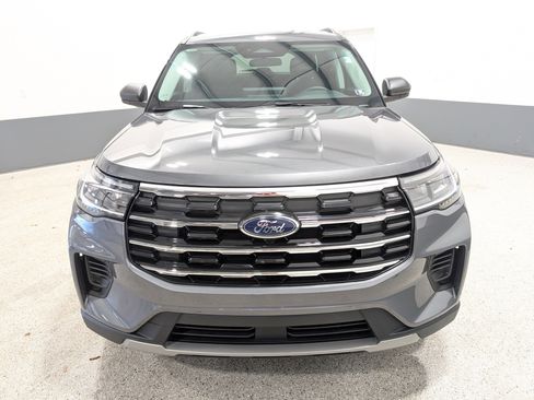 Used 2025 Ford Explorer Active image 8
