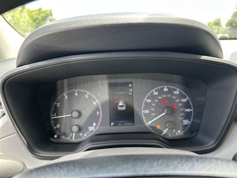 Used 2025 Toyota Corolla Cross L FWD image 21