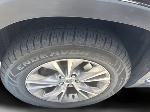 Used 2015 Toyota Highlander XLE FWD image 9