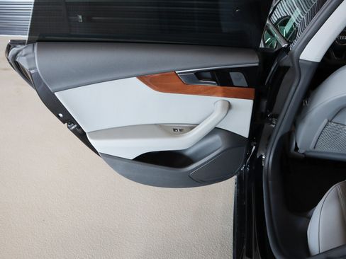 Used 2022 Audi A5 2.0T Premium image 28