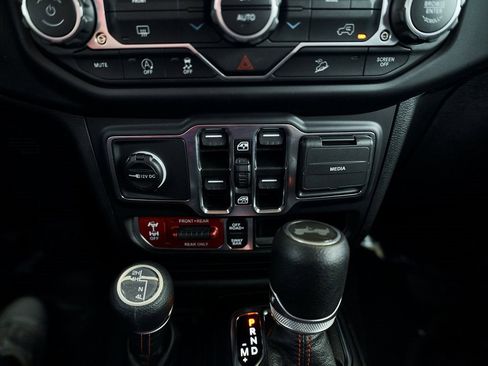 Used 2021 Jeep Wrangler Unlimited Rubicon image 46