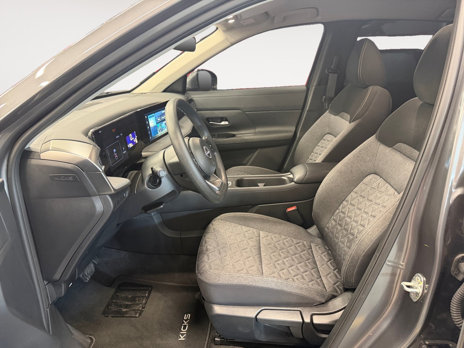 Used 2025 Nissan Kicks SV FWD image 23