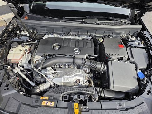 Certified 2022 Mercedes-Benz GLB 250 4MATIC image 31