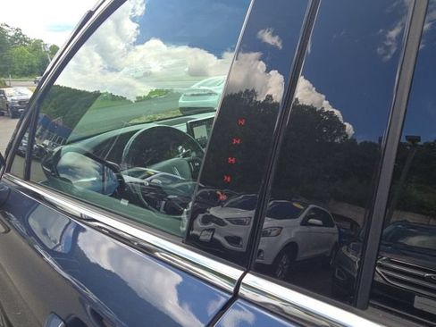 Used 2022 Lincoln Corsair AWD w/ Premium Package image 15