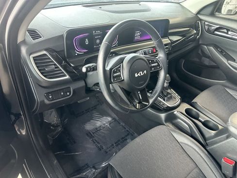 Used 2025 Kia Seltos S FWD image 13