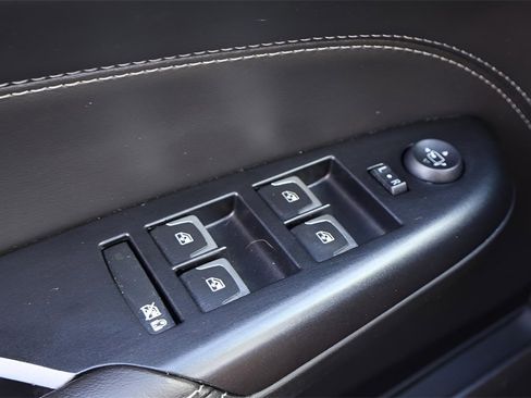 Used 2015 Cadillac SRX Luxury w/ Driver Awareness Package image 25