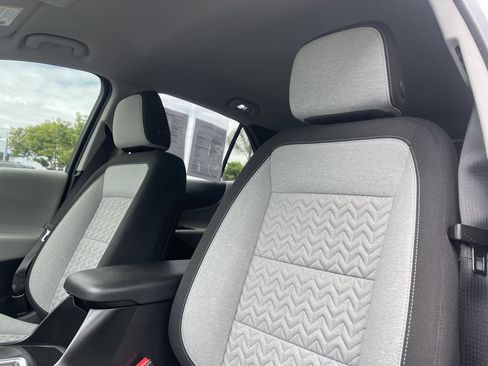 Used 2022 Chevrolet Equinox LT FWD image 9