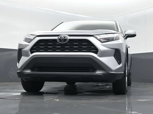 Used 2025 Toyota RAV4 LE AWD/4WD image 11