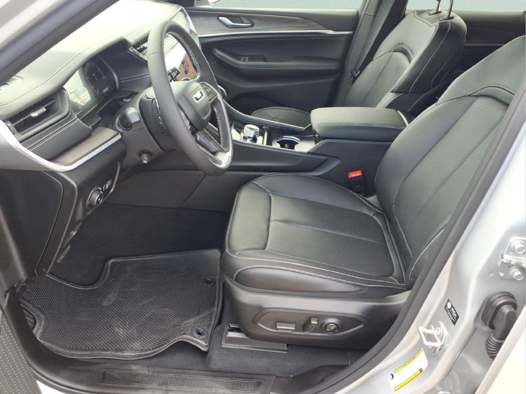 New 2026 Jeep Grand Cherokee Limited AWD/4WD image 11