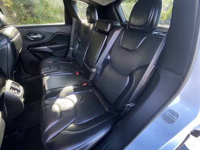 Used 2019 Jeep Cherokee Limited AWD/4WD image 25