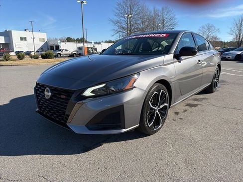 Used 2024 Nissan Altima 2.5 SR image 3