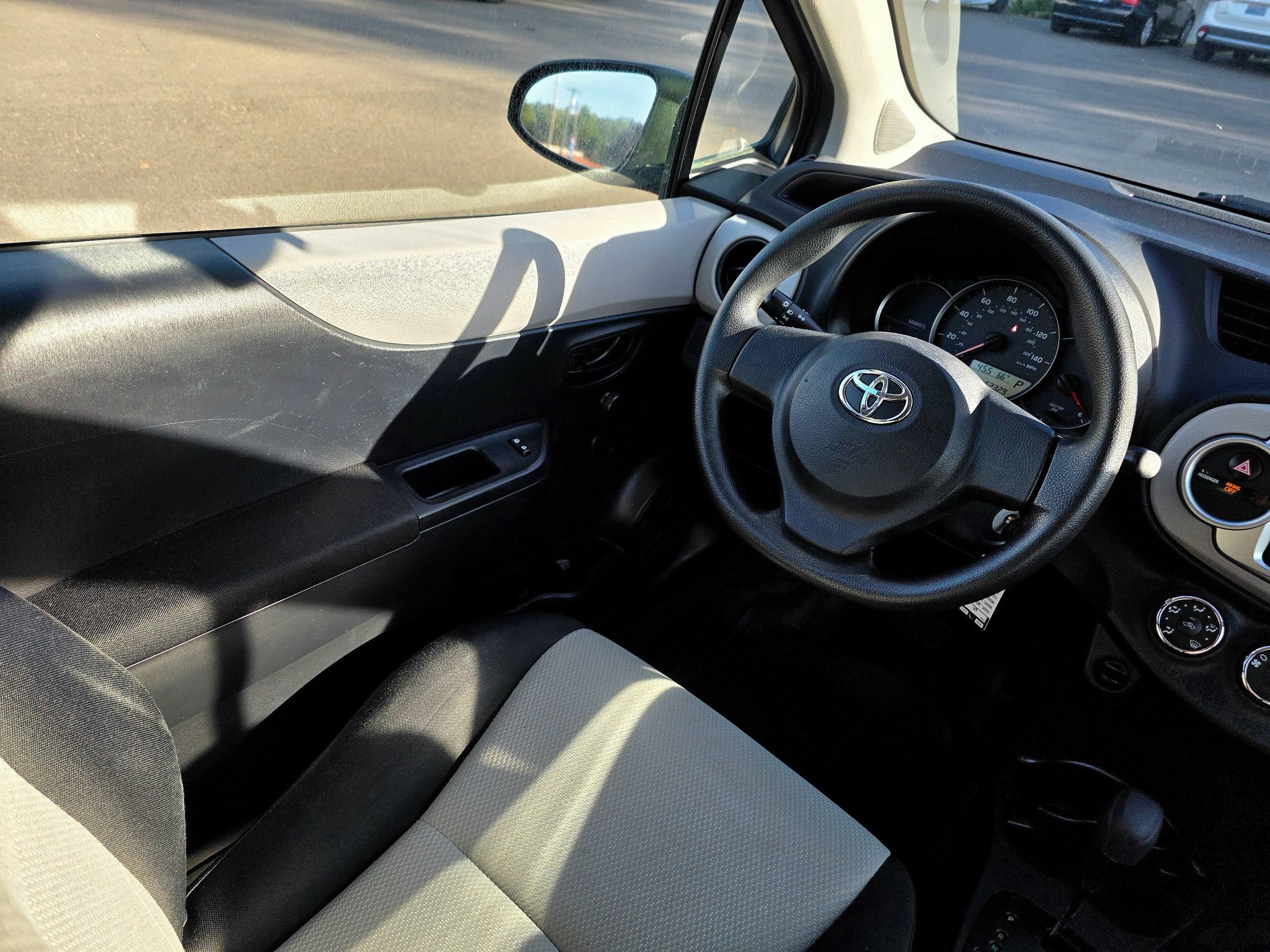 Used 2013 Toyota Yaris L FWD image 25